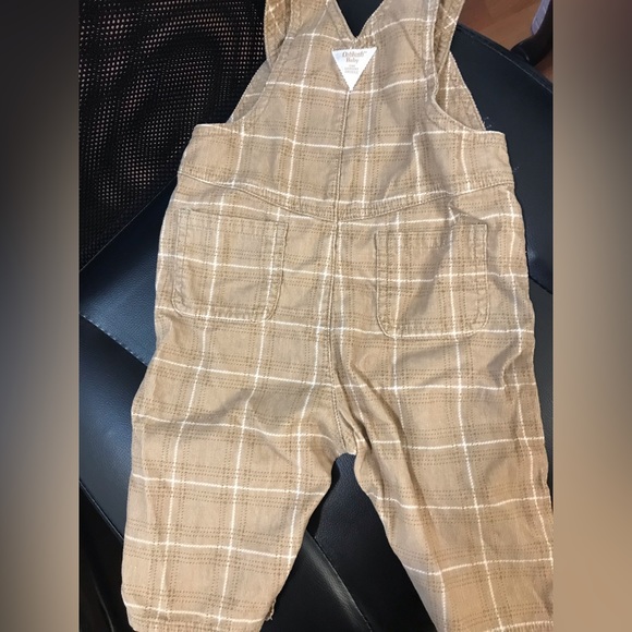 OshKosh Baby Overalls - Picture 4 of 6